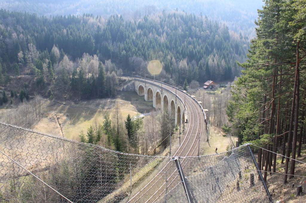 Abbildung 7: Blick auf die Semmeringbahn