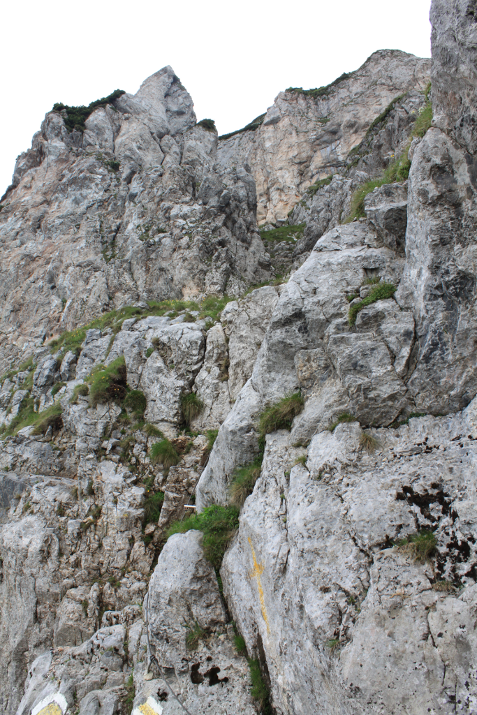 Abbildung 4: Ein erster Blick auf die Felsen im Steig
